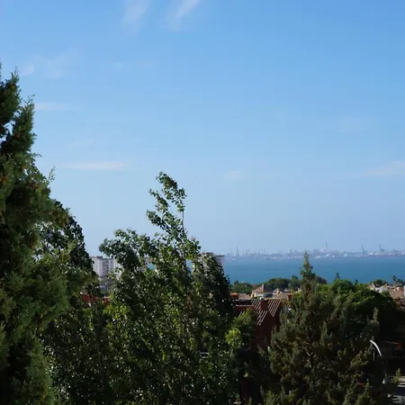 Apartment Moderno Vista Mar: Familiar Con Piscinas Y Playa Cercana